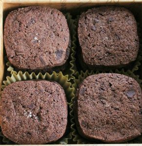 塩気を感じるチョコレートのようなサブレ